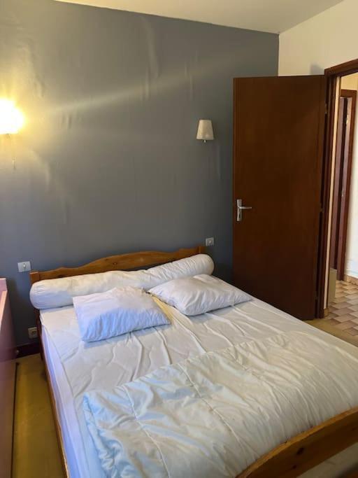 Vaste Villa Au Coeur De La Pinede Les Mathes Luaran gambar