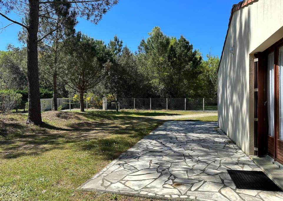 Vaste Villa Au Coeur De La Pinede Les Mathes Luaran gambar